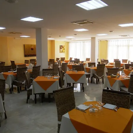 Hotel Club Ravezzo 4*